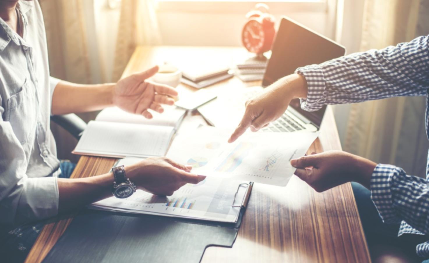 Analyse financière sur écran